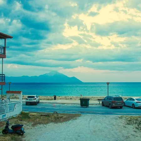 House Spanos דירה