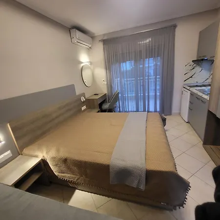 House Spanos סארטי