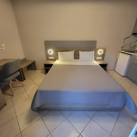 House Spanos דירה סארטי