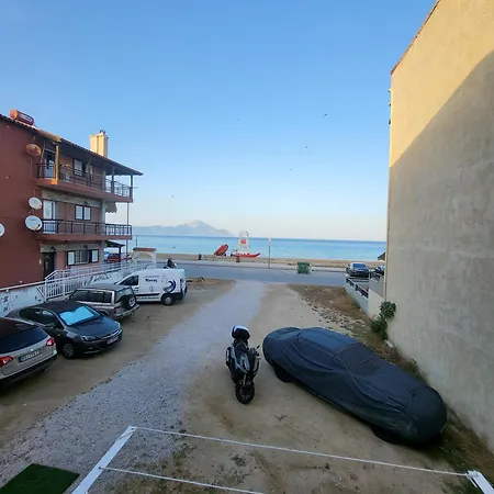 House Spanos Szárti