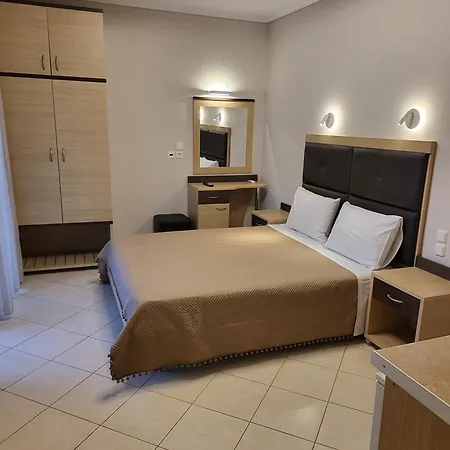 House Spanos * Sarti