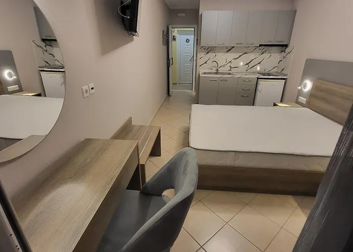 House Spanos * 萨尔蒂