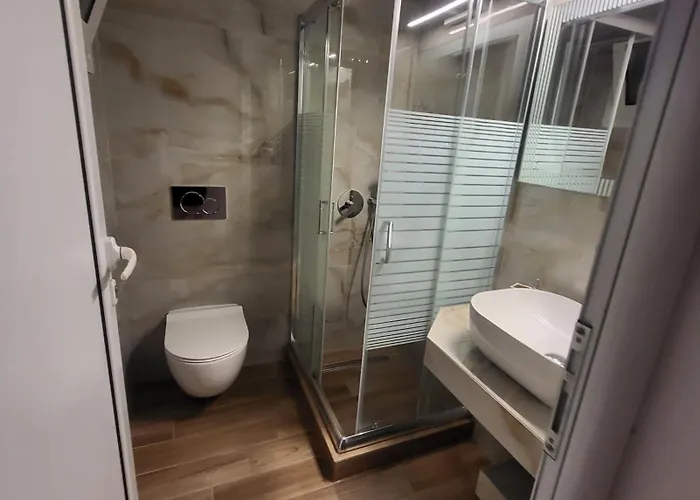 House Spanos Szárti