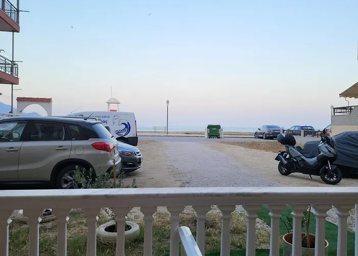 House Spanos * 萨尔蒂