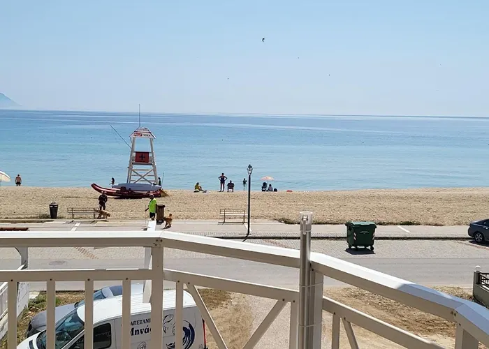 House Spanos 公寓 *