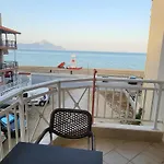 House Spanos Apartamento
