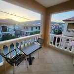 House Spanos Apartamento